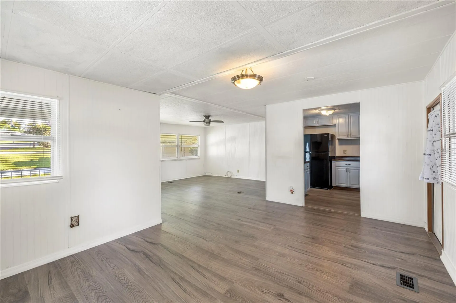 6123 Ridgewood Drive Zephyrhills FL 33542