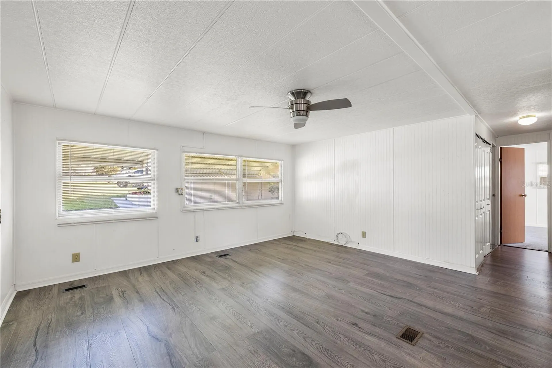 6123 Ridgewood Drive Zephyrhills FL 33542