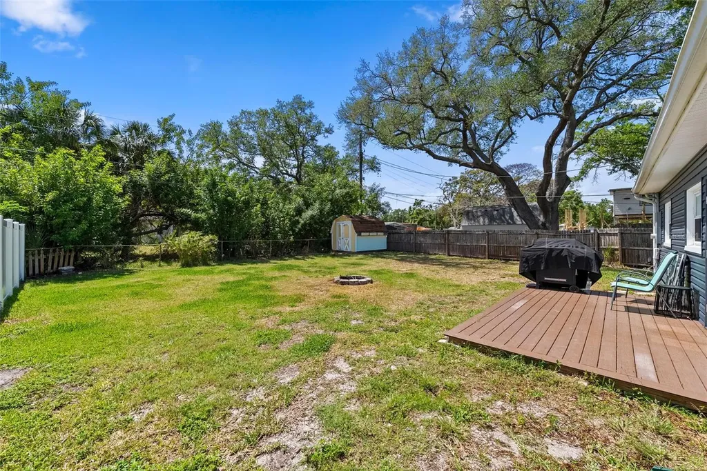 824 61st Avenue NE St Petersburg FL 33703