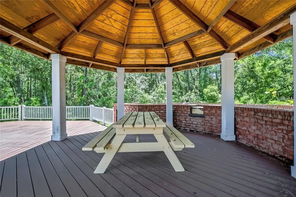 8641 Fancy Finch Drive Tampa FL 33614