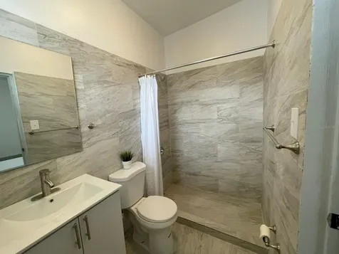 527 Urb La Rambla, Calle Principal Ponce PR 00730