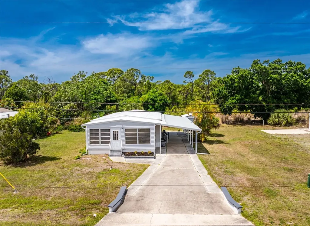 258 Via De Luna Englewood FL 34224