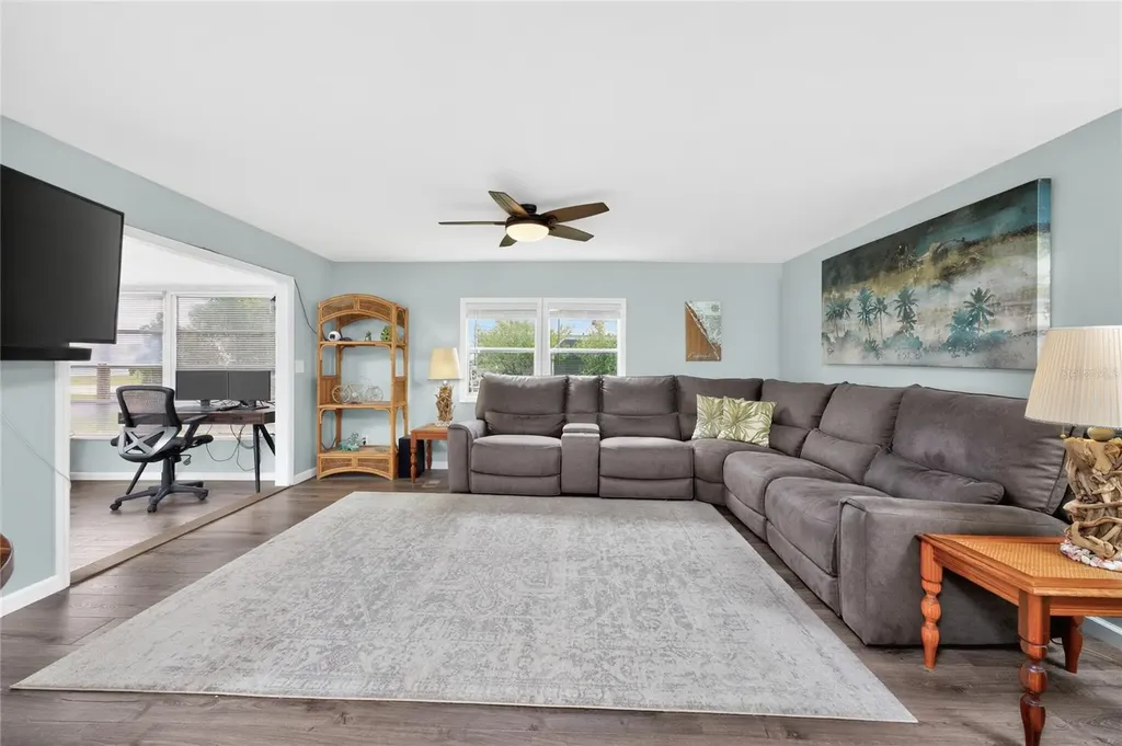 258 Via De Luna Englewood FL 34224