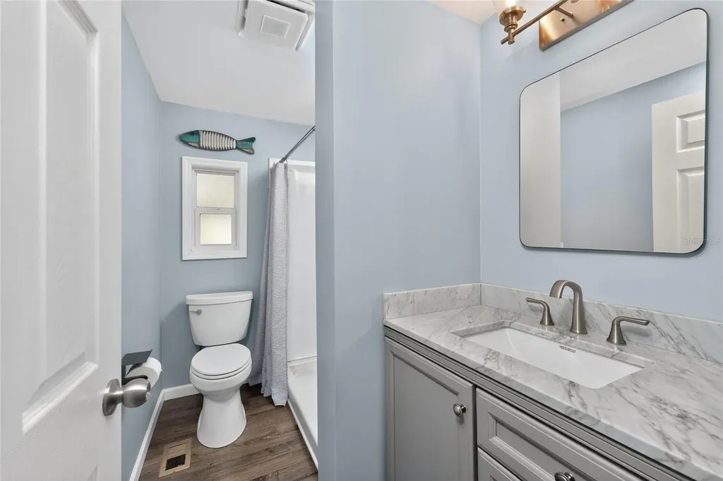258 Via De Luna Englewood FL 34224