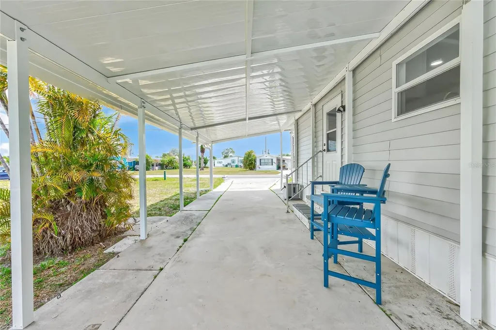 258 Via De Luna Englewood FL 34224