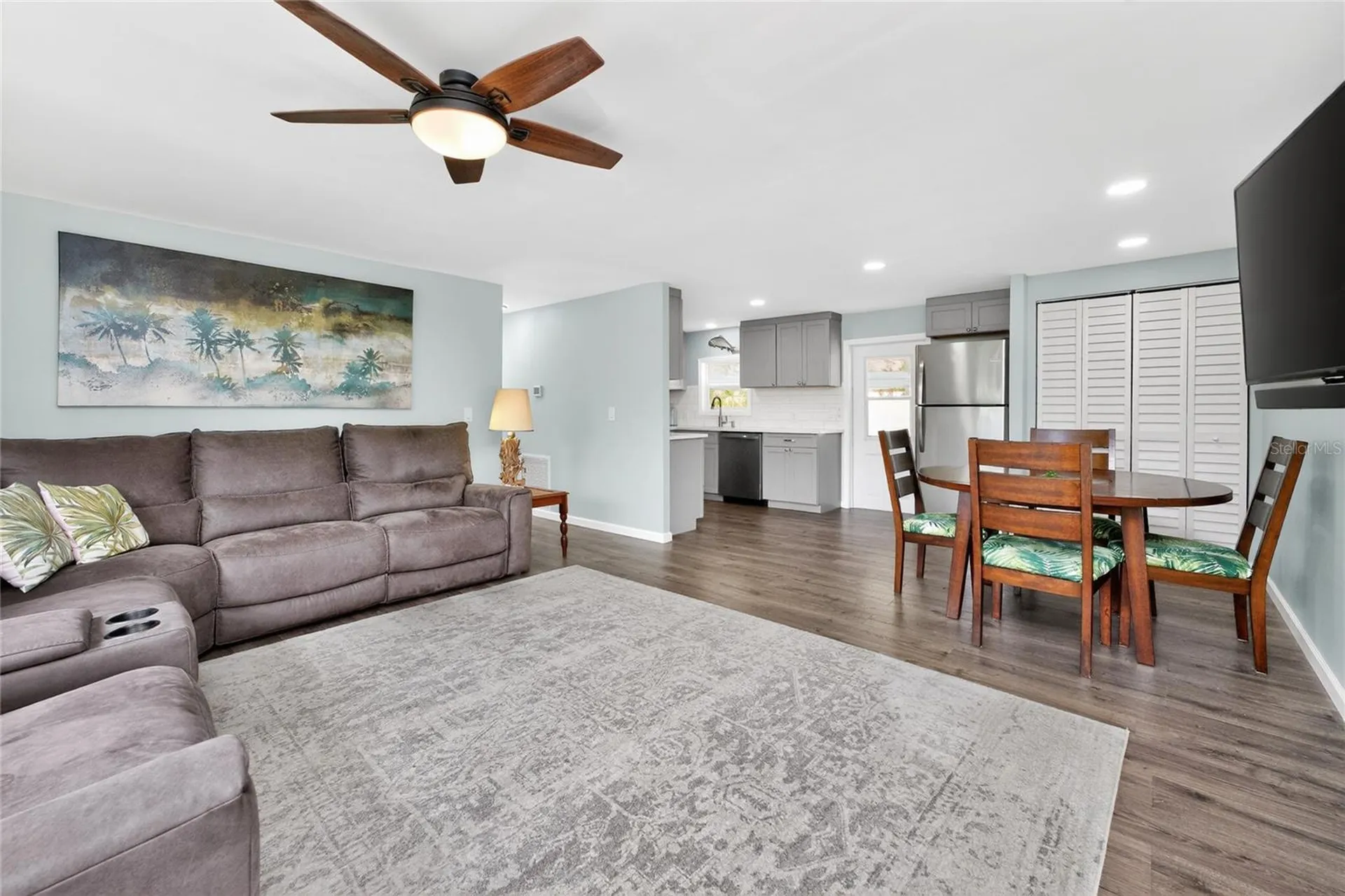 258 Via De Luna Englewood FL 34224