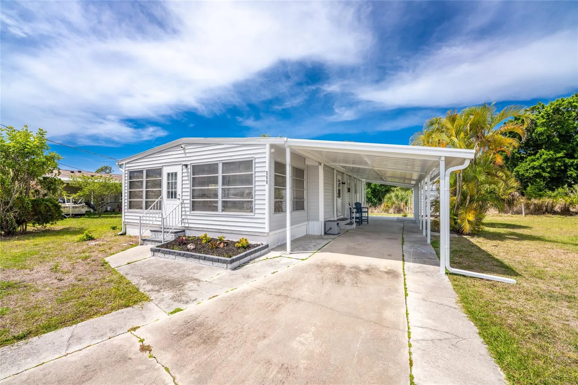 258 Via De Luna Englewood FL 34224