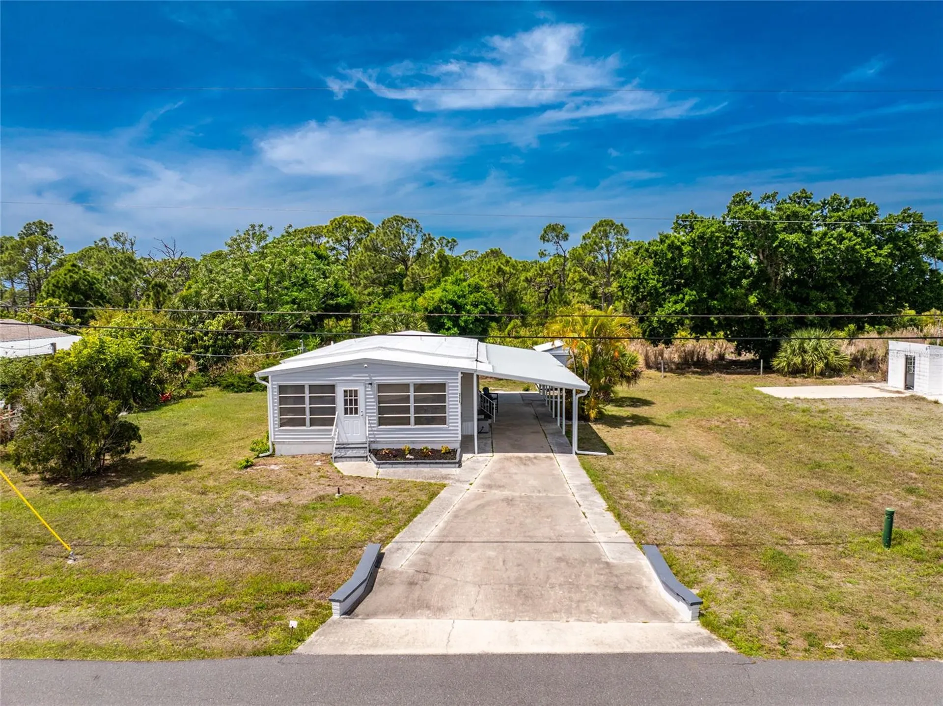 258 Via De Luna Englewood FL 34224