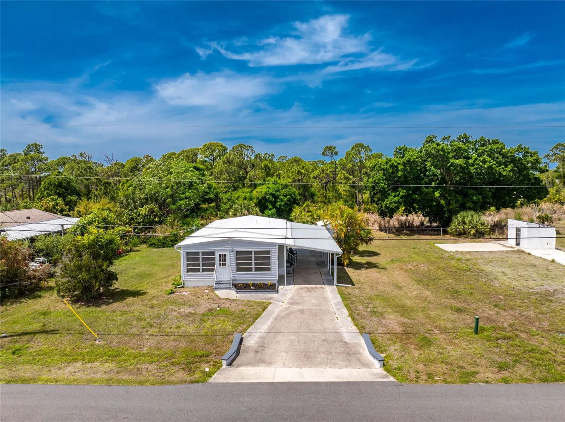 258 Via De Luna Englewood FL 34224