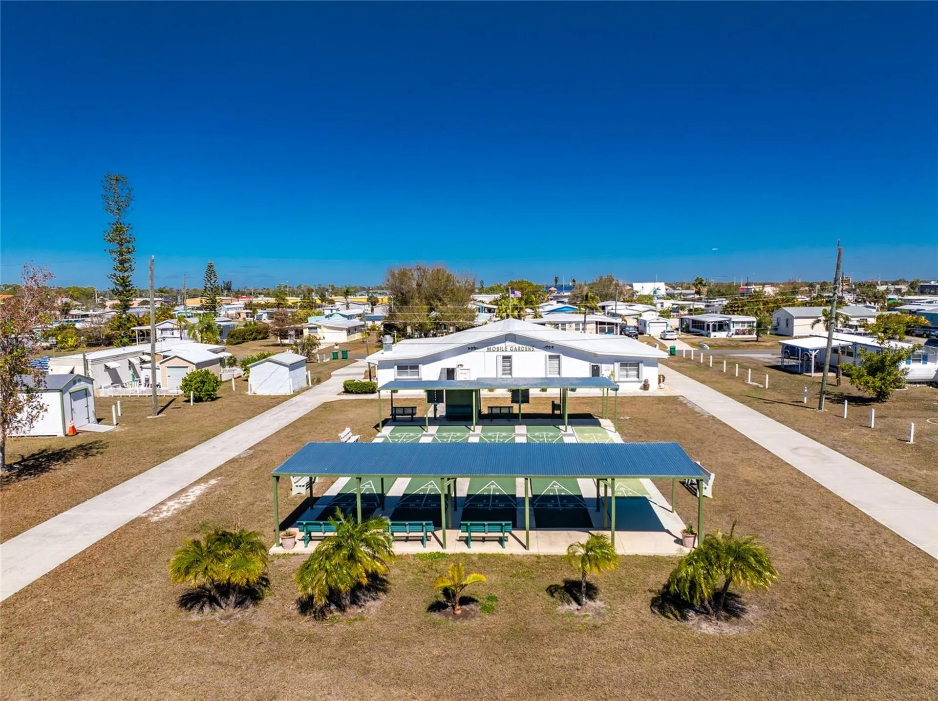 258 Via De Luna Englewood FL 34224