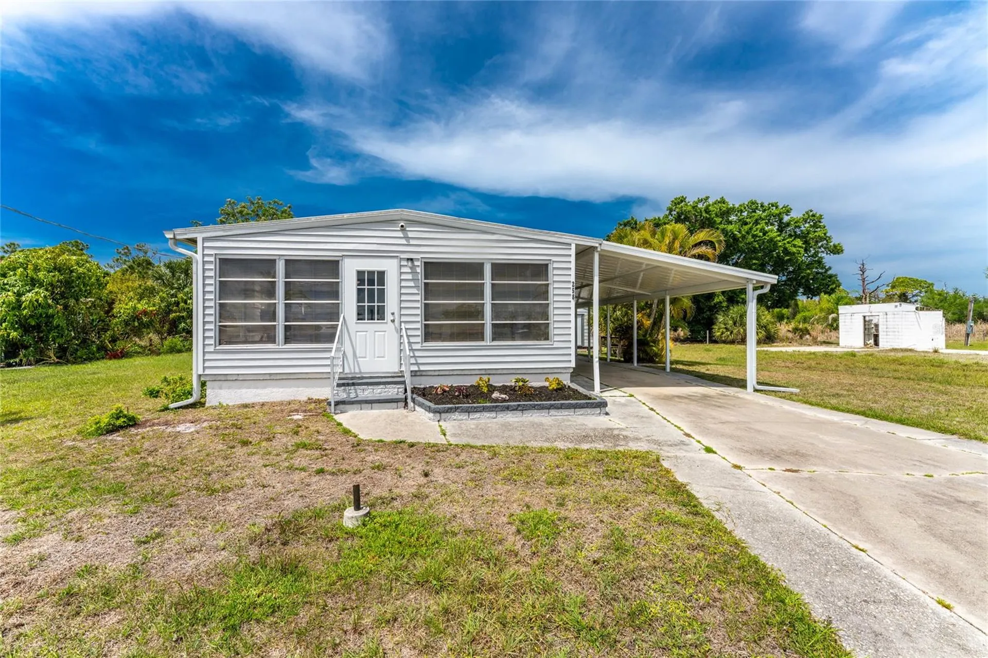 258 Via De Luna Englewood FL 34224