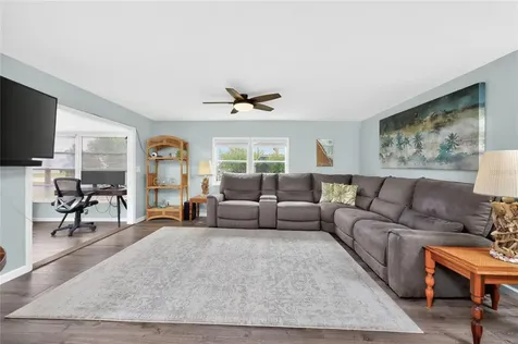 258 Via De Luna Englewood FL 34224