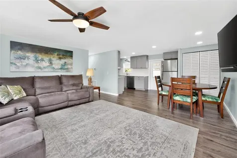 258 Via De Luna Englewood FL 34224
