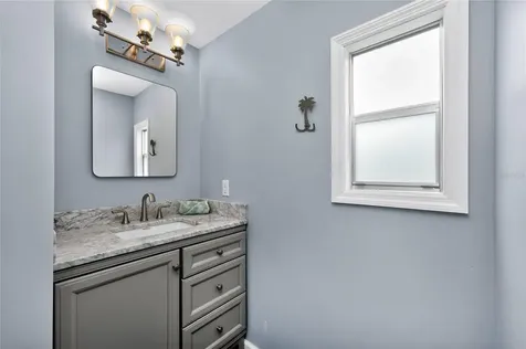 258 Via De Luna Englewood FL 34224
