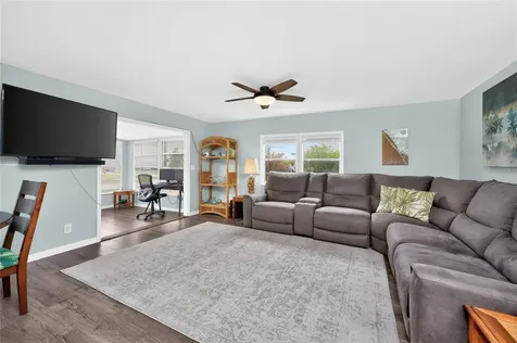 258 Via De Luna Englewood FL 34224