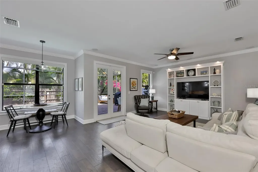 3609 W San Luis Street Tampa FL 33629