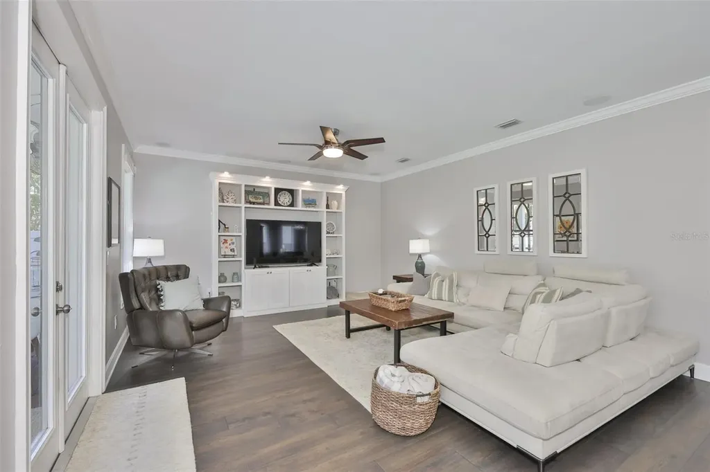 3609 W San Luis Street Tampa FL 33629