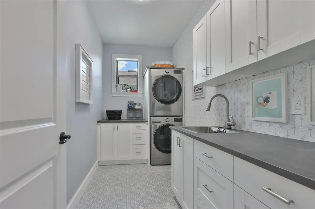 3609 W San Luis Street Tampa FL 33629