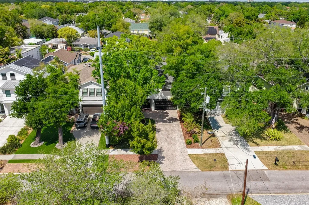 3609 W San Luis Street Tampa FL 33629