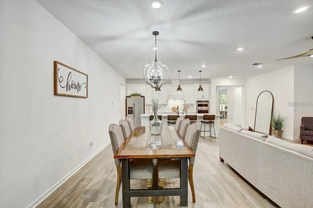2824 Quail Crest Court Valrico FL 33594