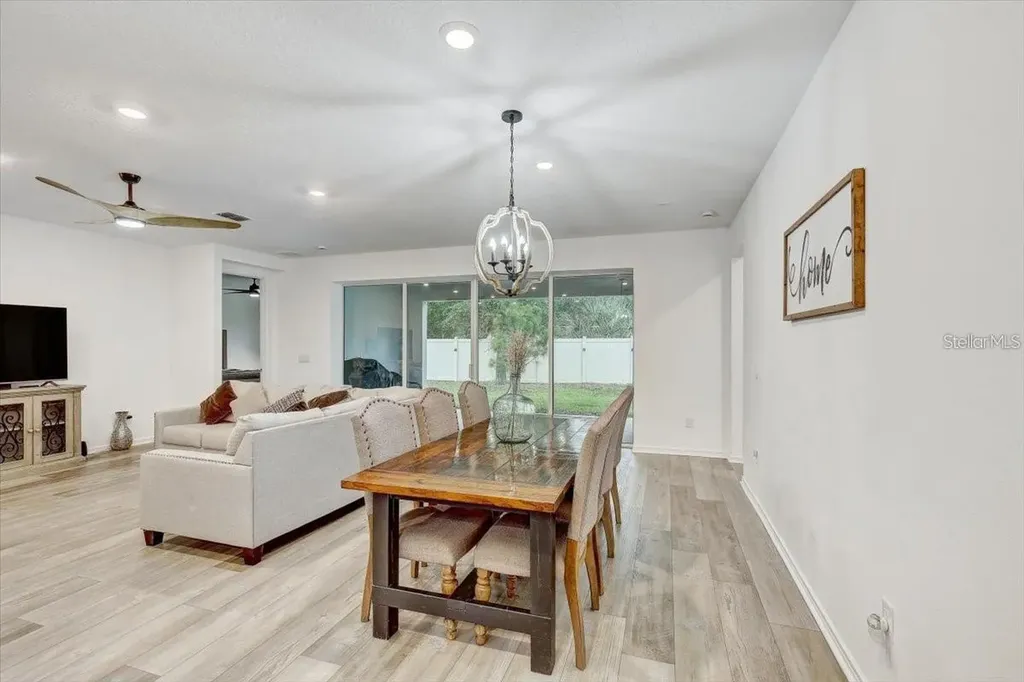 2824 Quail Crest Court Valrico FL 33594