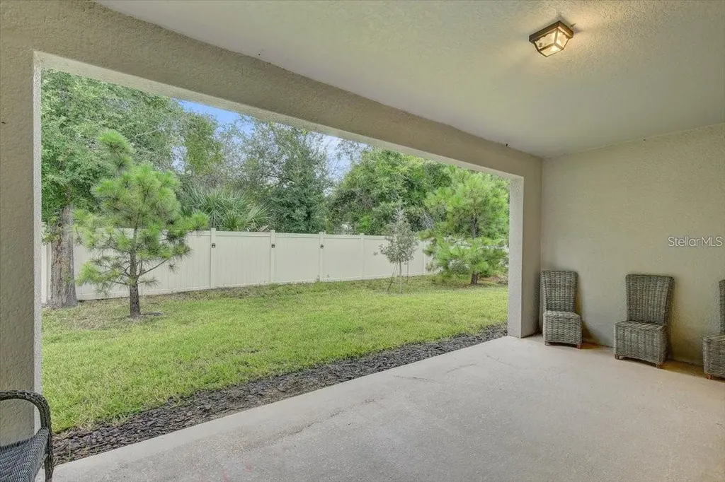 2824 Quail Crest Court Valrico FL 33594