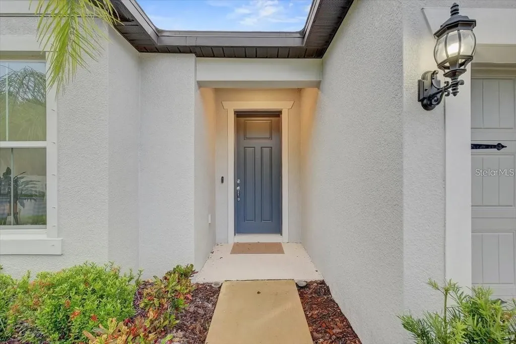 2824 Quail Crest Court Valrico FL 33594
