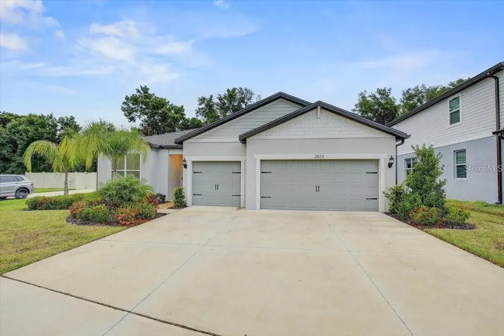 2824 Quail Crest Court Valrico FL 33594