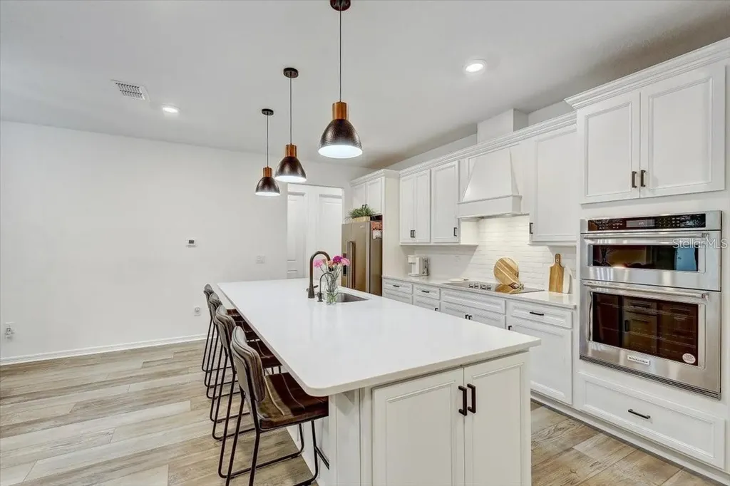 2824 Quail Crest Court Valrico FL 33594