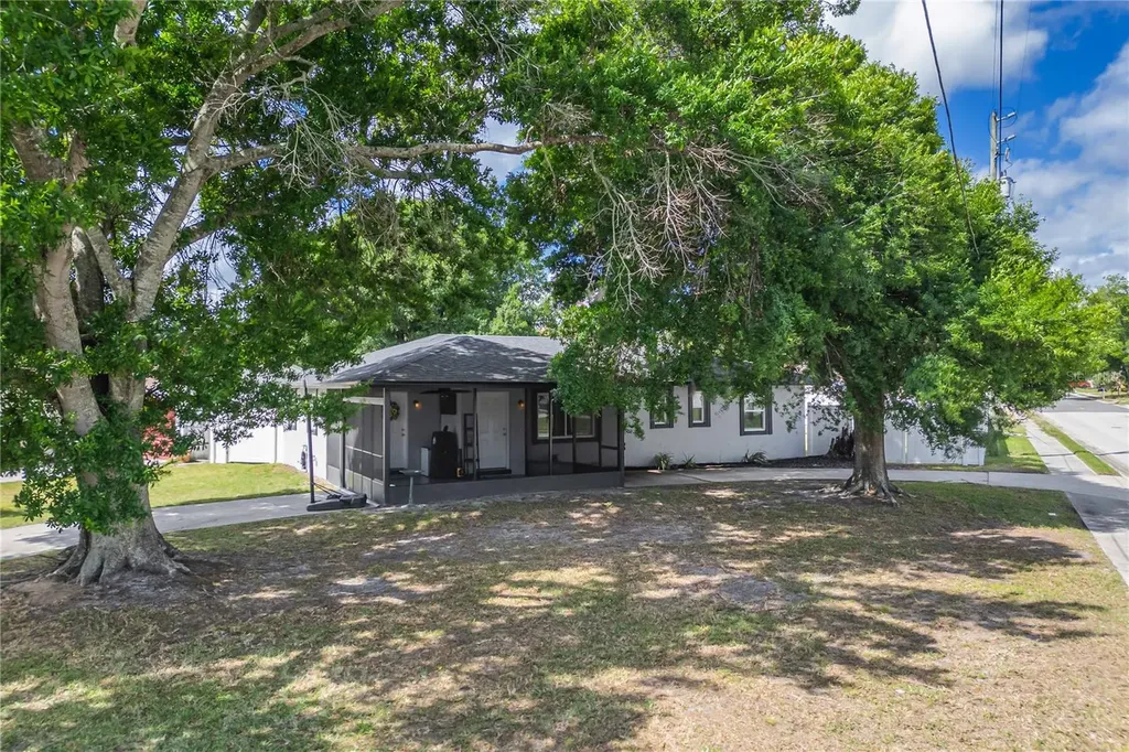 2 S Lavon Avenue Kissimmee FL 34741