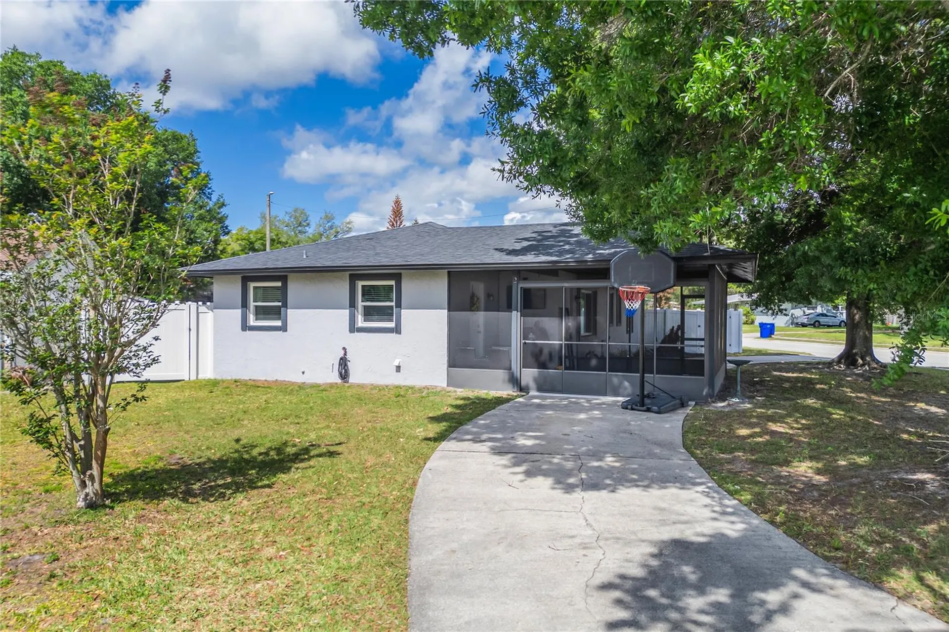 2 S Lavon Avenue Kissimmee FL 34741