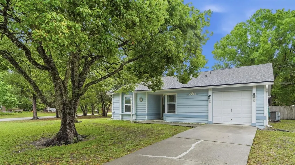 61 Floridana Road Debary FL 32713