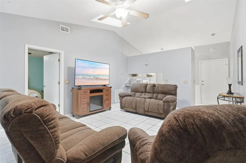 61 Floridana Road Debary FL 32713