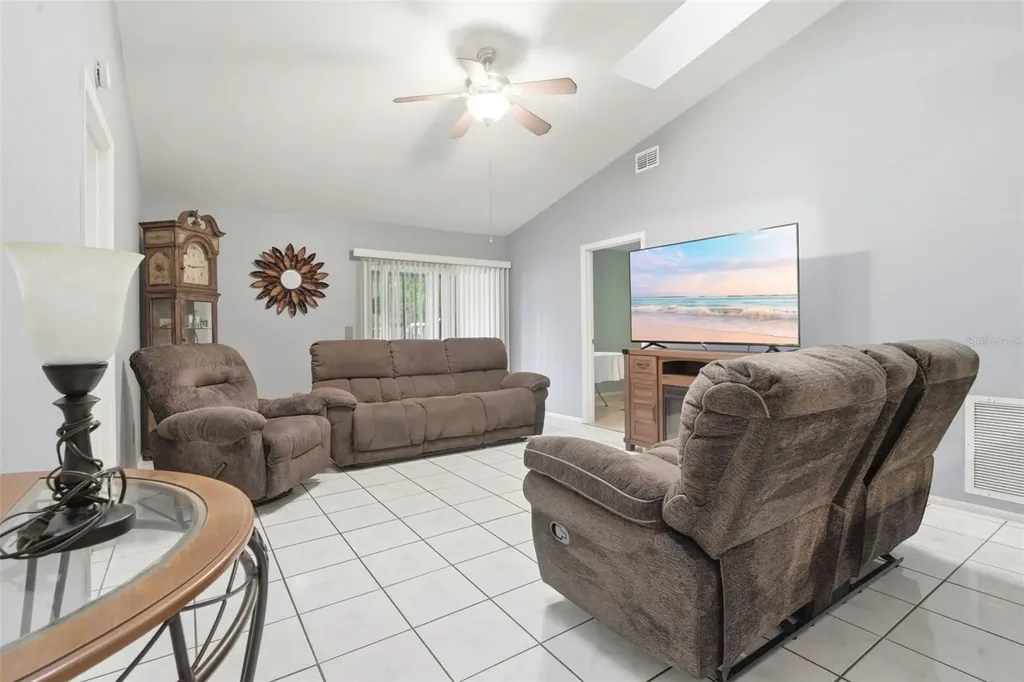 61 Floridana Road Debary FL 32713