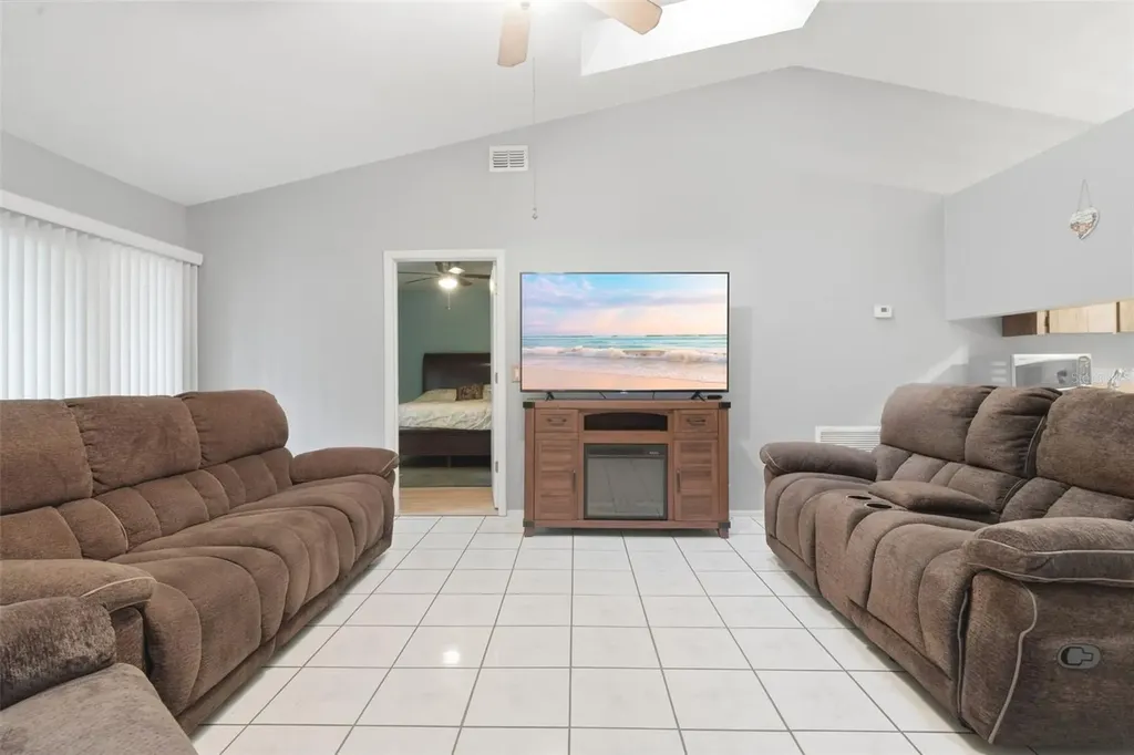 61 Floridana Road Debary FL 32713