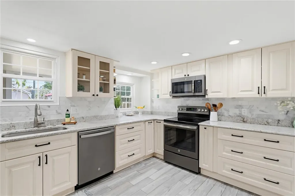112 S Himes Avenue Tampa FL 33609