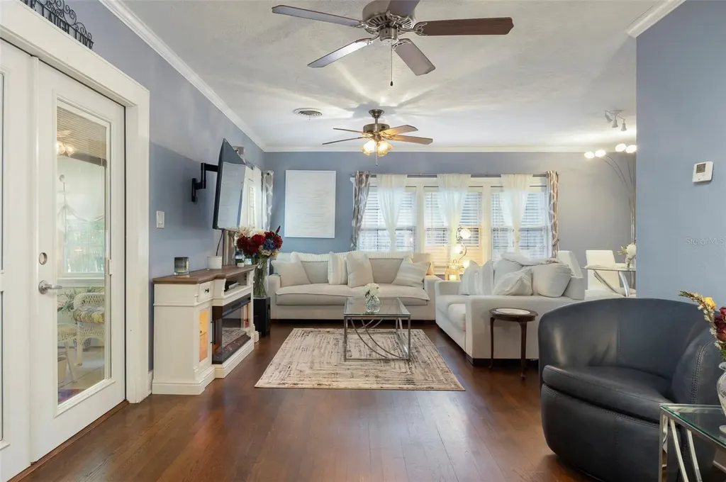 4526 1st Avenue N St Petersburg FL 33713