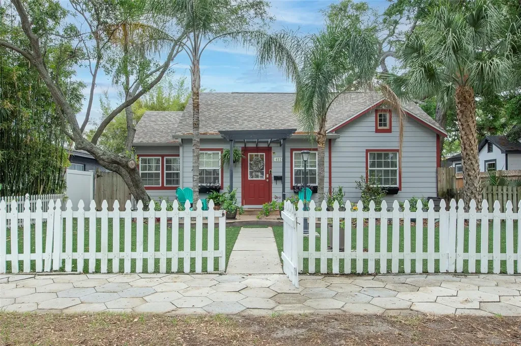 4526 1st Avenue N St Petersburg FL 33713