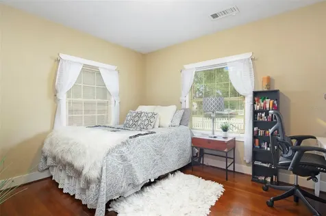 4526 1st Avenue N St Petersburg FL 33713