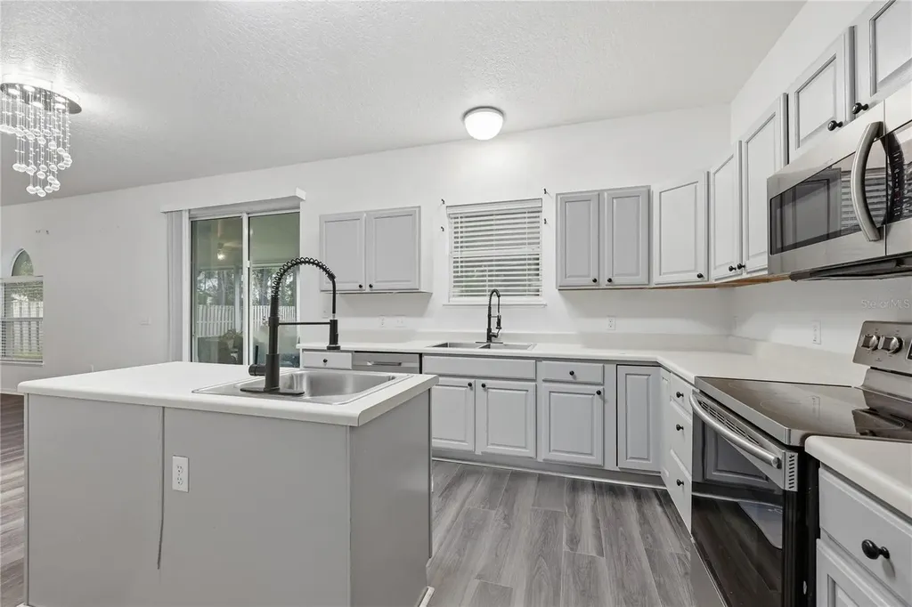 1348 SW 245th Way Newberry FL 32669