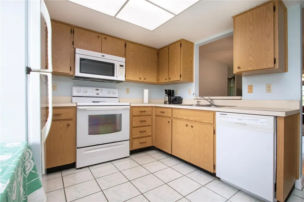 2017 Hullhouse Drive Sun City Center FL 33573