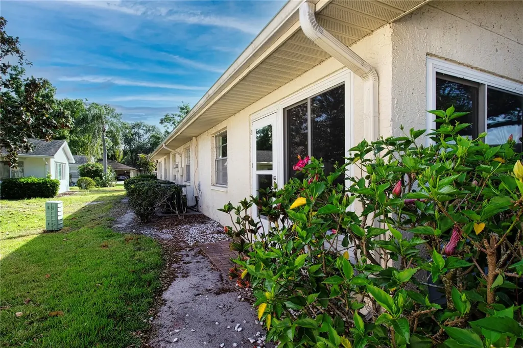 2017 Hullhouse Drive Sun City Center FL 33573