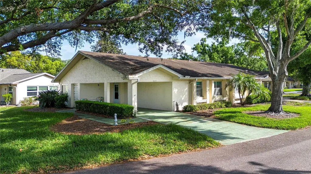 2017 Hullhouse Drive Sun City Center FL 33573