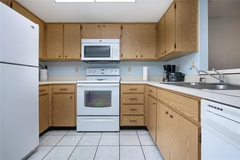 2017 Hullhouse Drive Sun City Center FL 33573