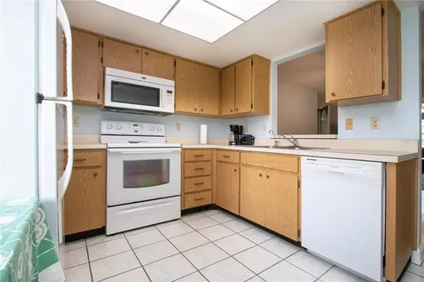 2017 Hullhouse Drive Sun City Center FL 33573