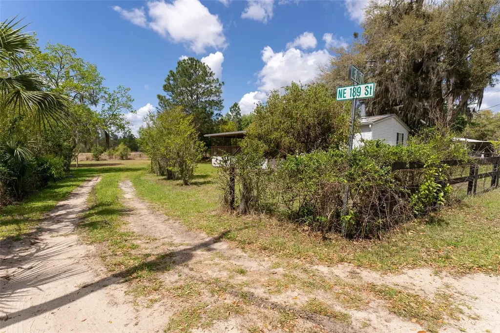 24525 NE 189th Street Fort Mc Coy FL 32134