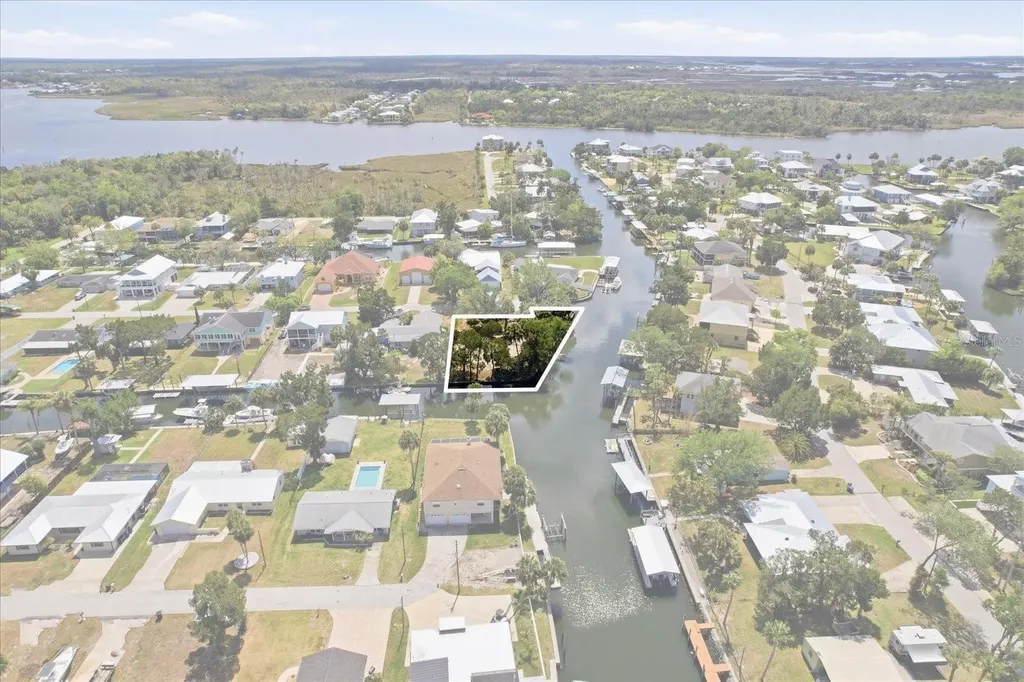 1941 NW 16th Street Crystal River FL 34428