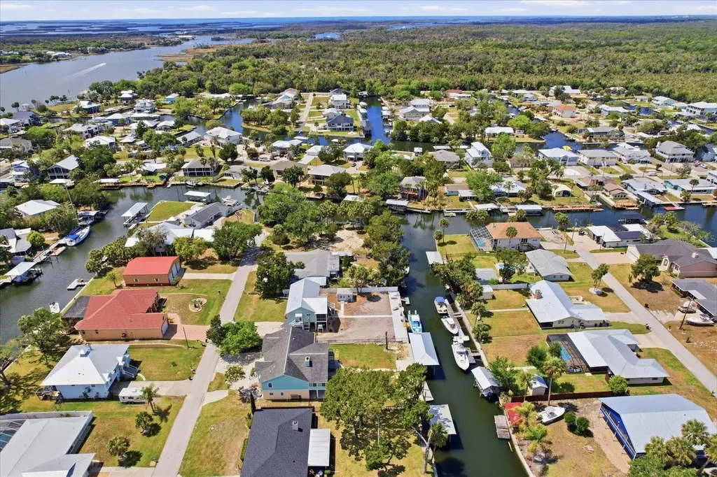 1941 NW 16th Street Crystal River FL 34428