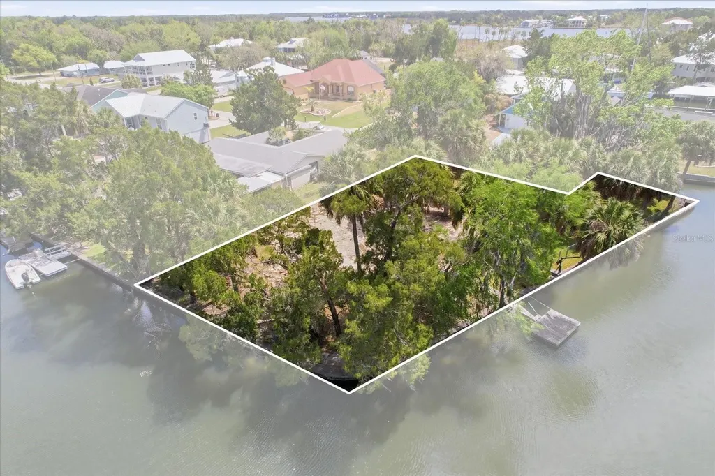 1941 NW 16th Street Crystal River FL 34428