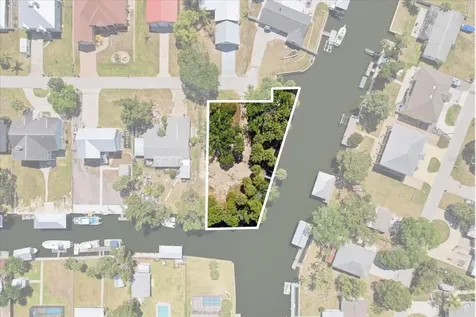 1941 NW 16th Street Crystal River FL 34428